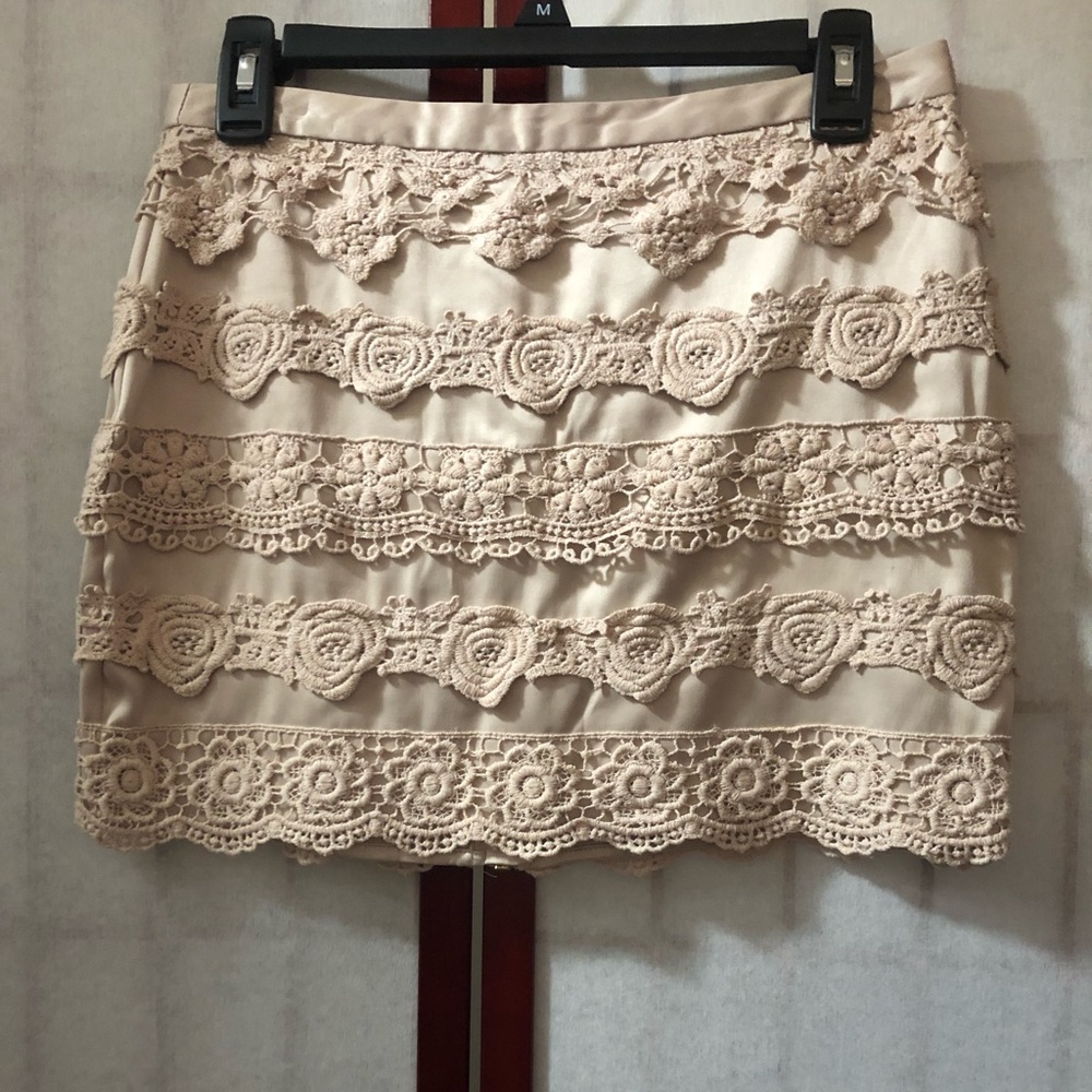Lace skirt